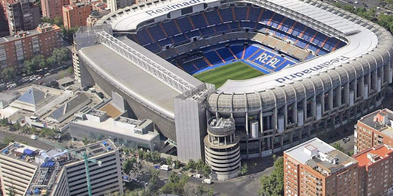 Đội bóng Real Madrid đang thực hiện nâng cấp sân Bernabéu 